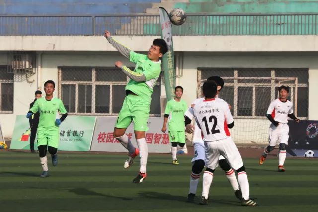 上海男篮缺两大外援仍胜广厦，卢伟揭秘全民皆兵制胜之道